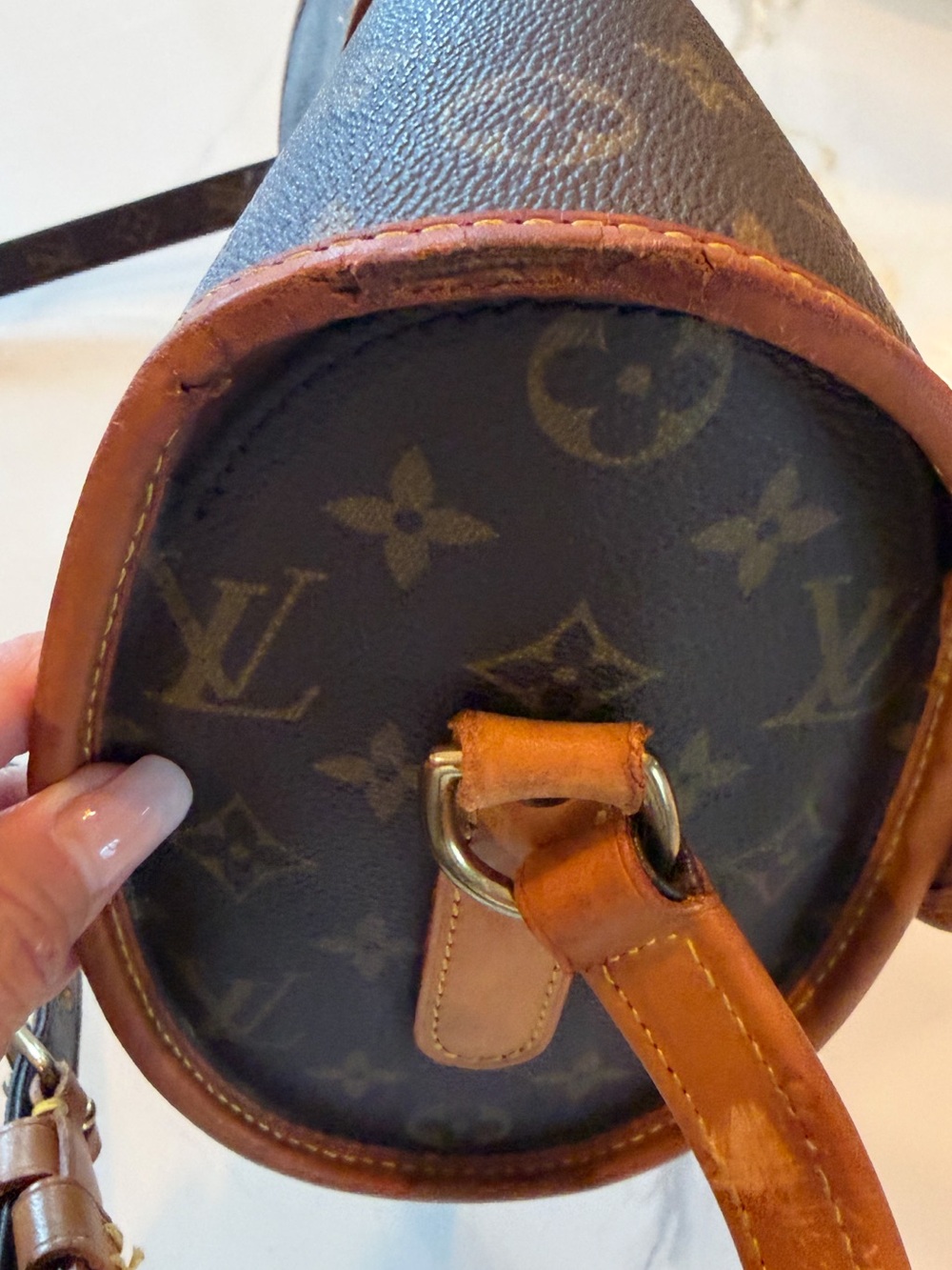 Louis Vuitton Monogram Canvas Messenger Bag with Natural Leather Trim - Picture 14 of 14